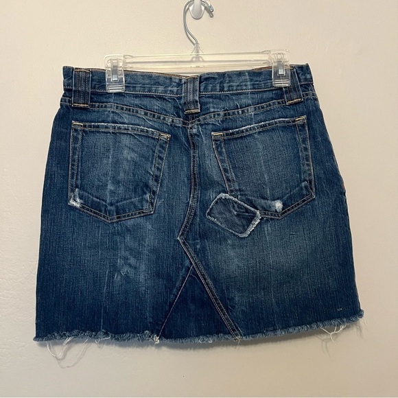 J Crew medium wash, 90s distressed denim blue jean skirt raw hem Women’s size 31 - Picture 2 of 10